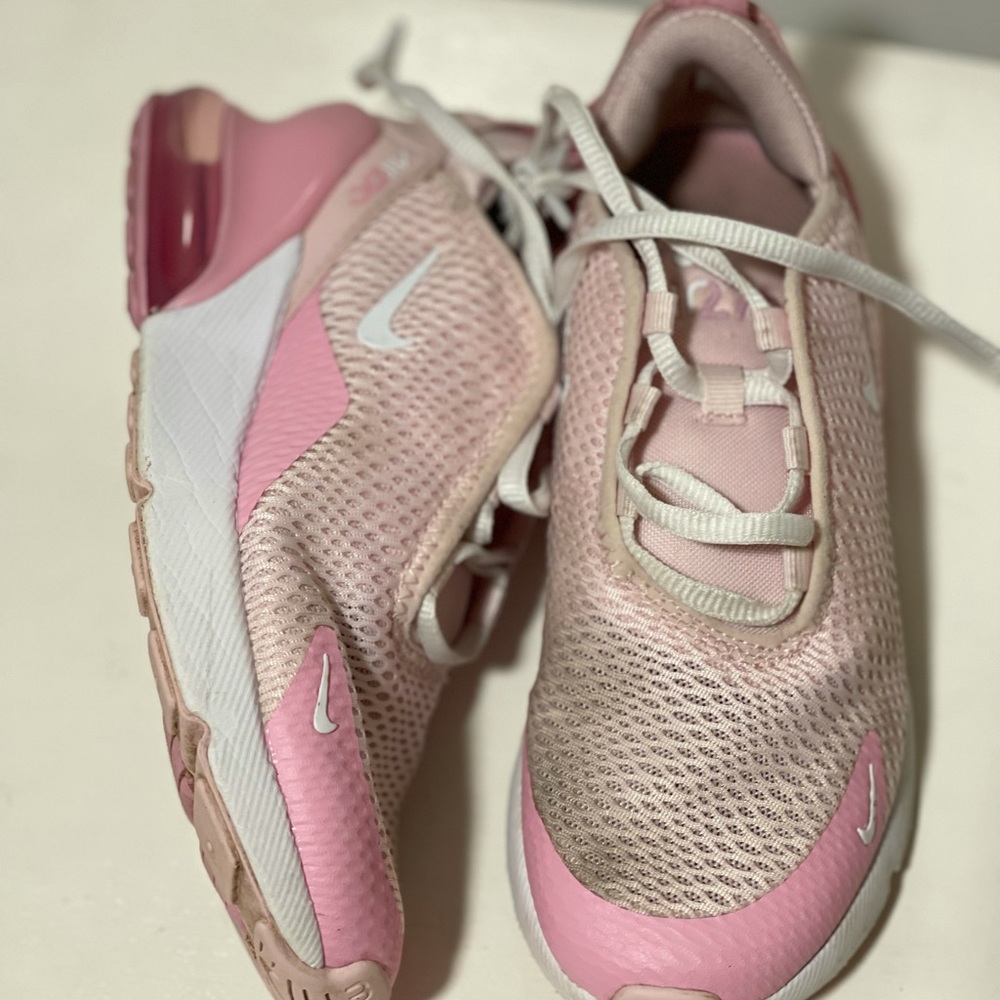 Girls shoes